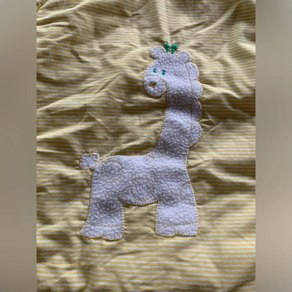 Vintage Nursery Aesthetic Triboro Baby Quilt Yellow Stripes W/Giraffe Style 6002